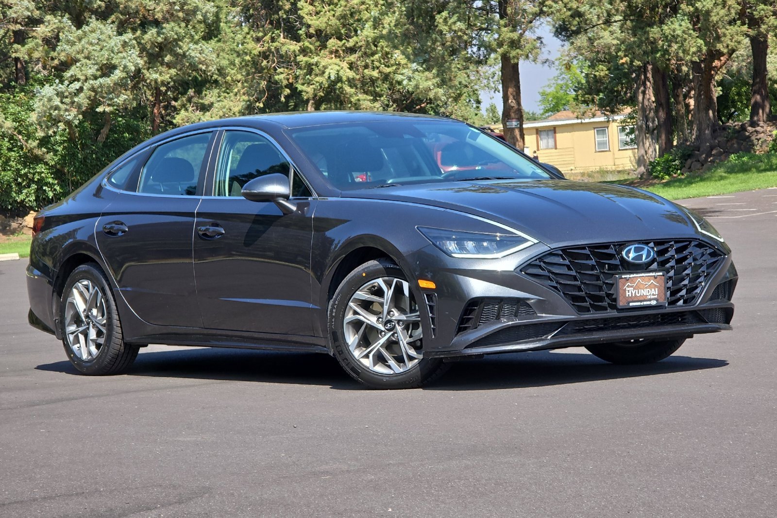 Used 2022 Hyundai Sonata SEL image 2