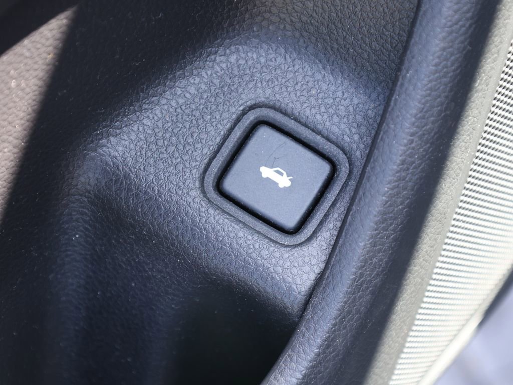 Used 2018 Honda Accord EX-L image 10