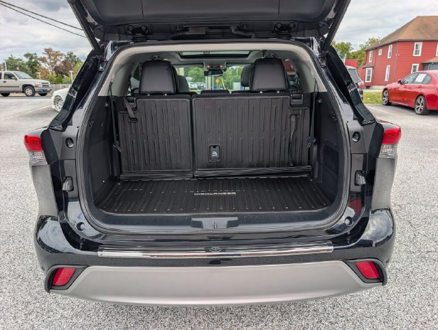 Used 2021 Toyota Highlander Platinum AWD/4WD image 13