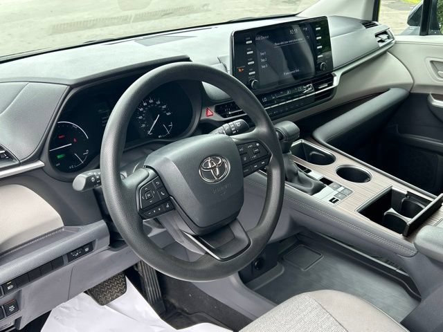 Certified 2023 Toyota Sienna LE FWD image 20