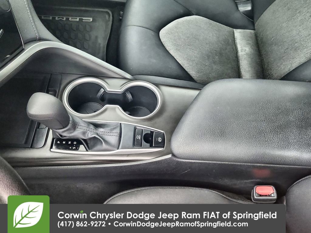 Used 2021 Toyota Camry LE image 29