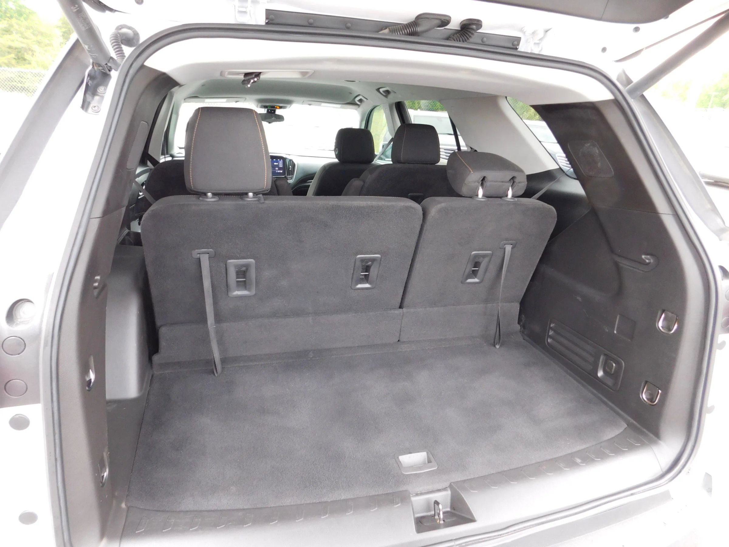 Used 2021 Chevrolet Traverse LT FWD image 6