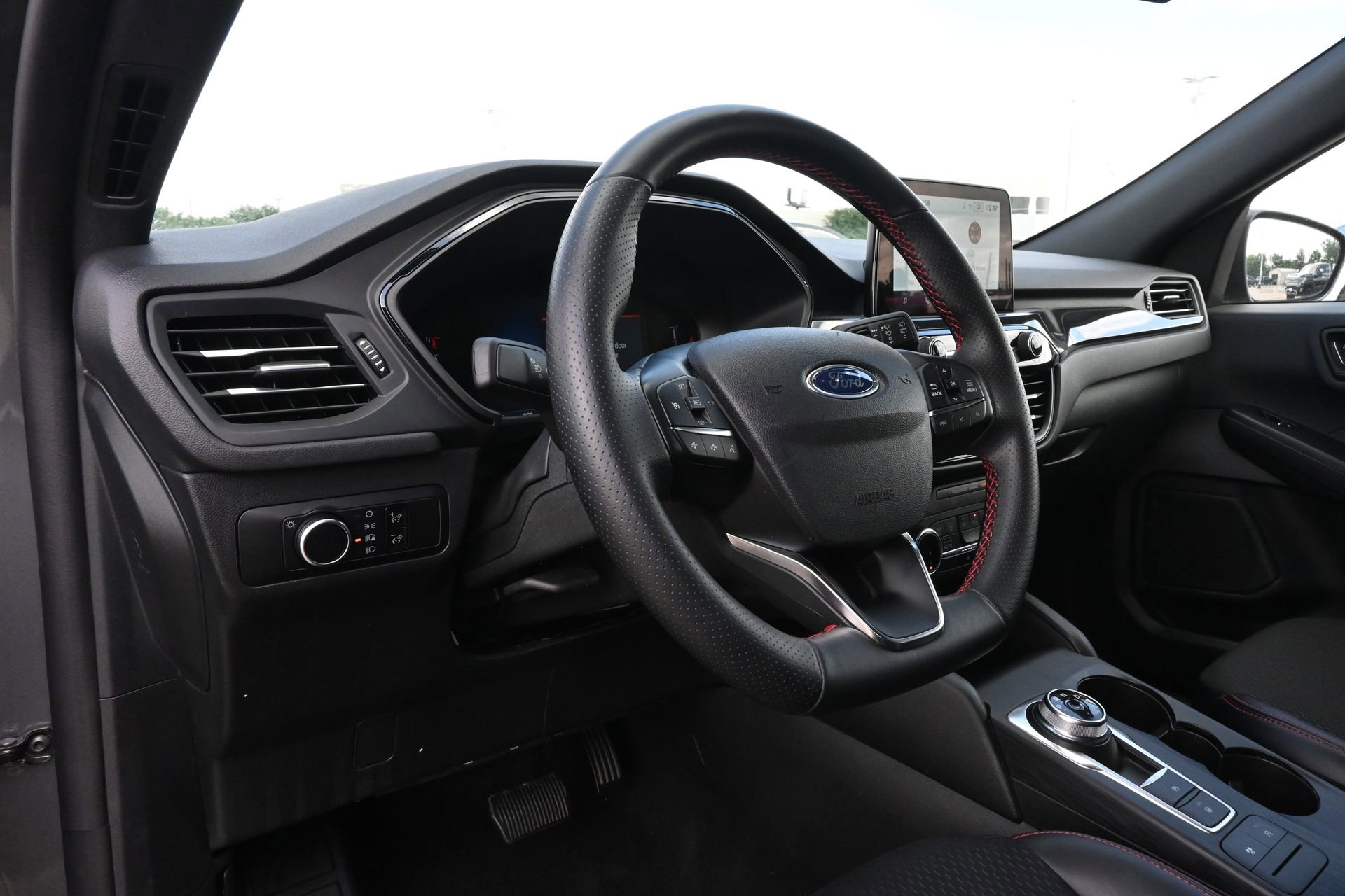 Used 2025 Ford Escape ST-Line AWD/4WD image 17