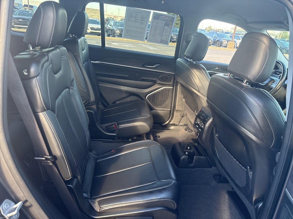 Used 2022 Jeep Grand Cherokee L Limited image 11