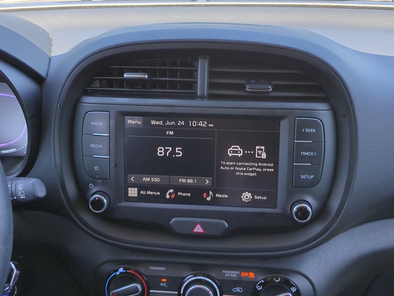 Used 2025 Kia Soul LX w/ LX Technology Package FWD image 18