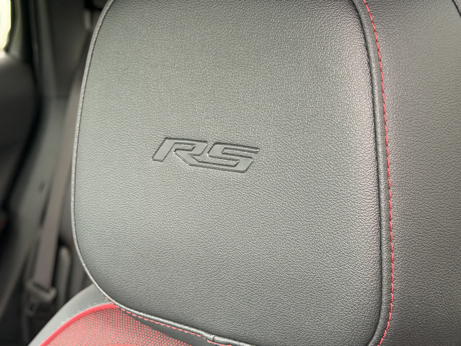 New 2027 Chevrolet Equinox RS FWD image 10
