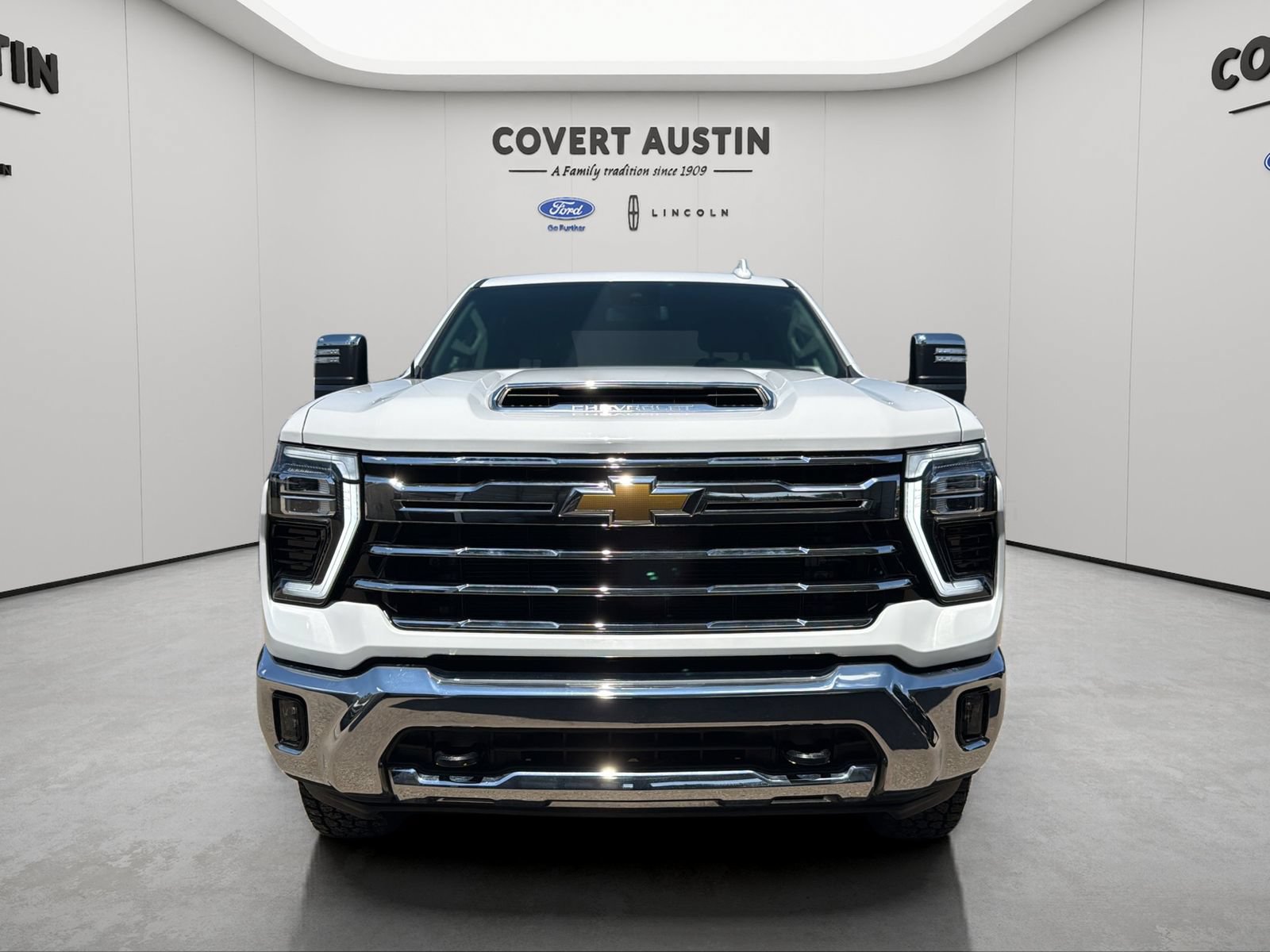Used 2024 Chevrolet Silverado 2500 LTZ AWD/4WD image 8