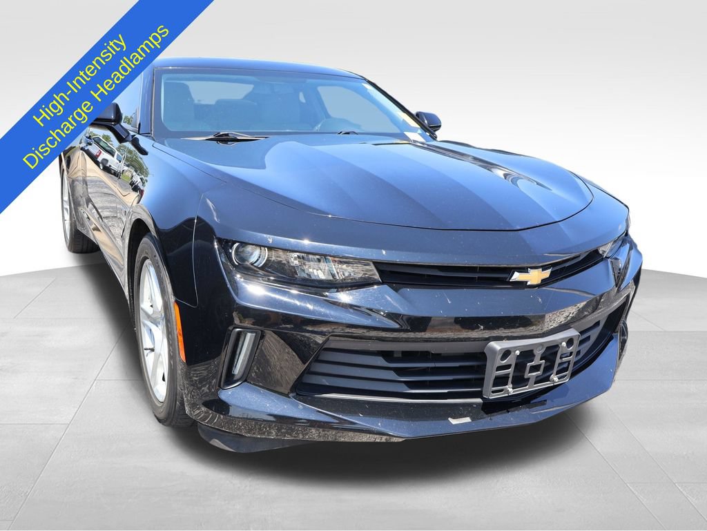 Used 2017 Chevrolet Camaro LT RWD image 9