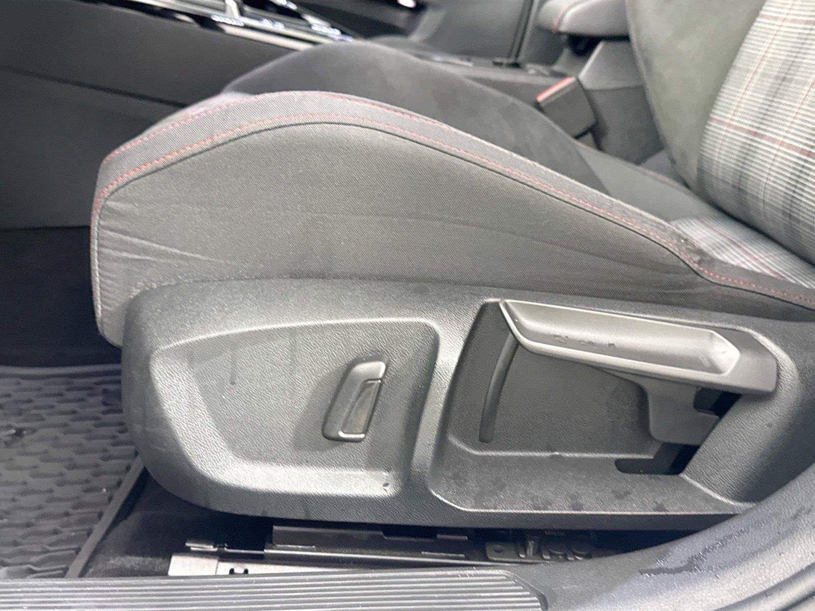 Used 2024 Volkswagen GTI SE FWD image 31