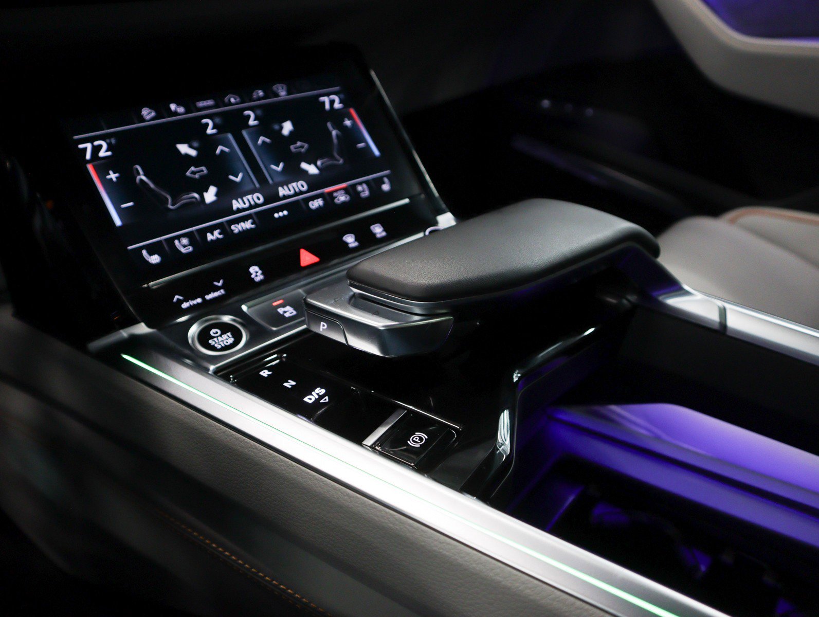 Used 2024 Audi Q8 e-tron Prestige w/ Prestige Package image 19