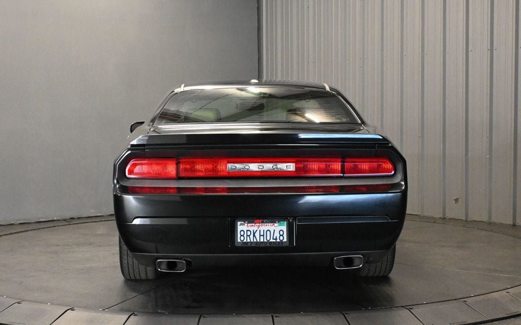 Used 2010 Dodge Challenger R/T RWD image 6