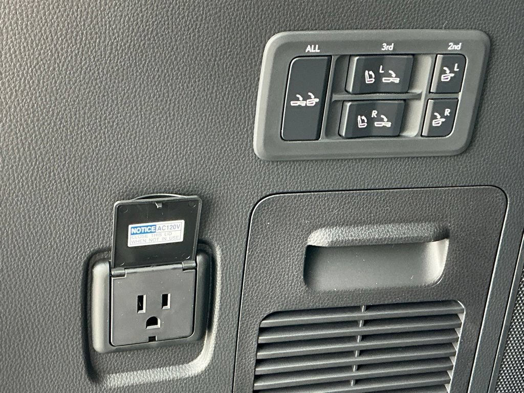 New 2026 Lexus LX 600 4WD w/ Accessory Package (2T) image 19