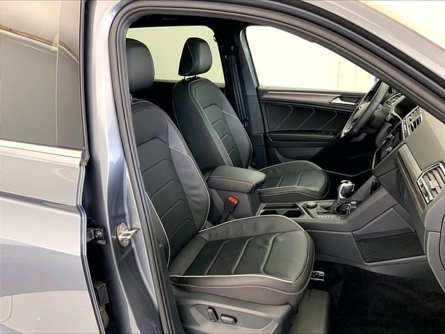 Certified 2022 Volkswagen Tiguan SEL R-Line image 7