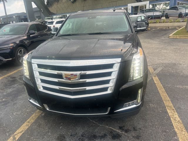 Used 2018 Cadillac Escalade Luxury image 7