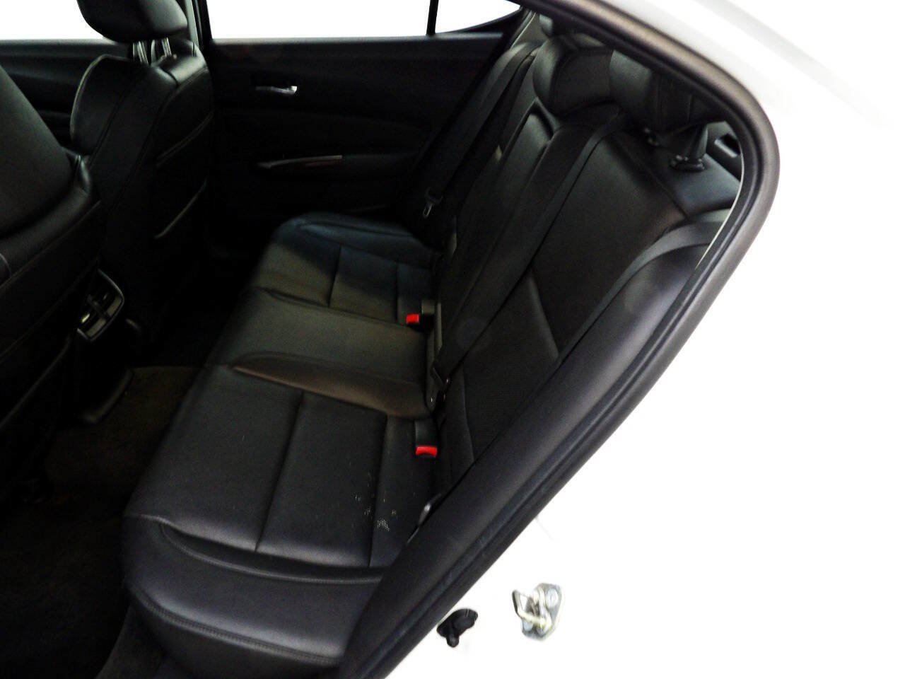 Used 2016 Acura TLX w/ Technology Package FWD image 10