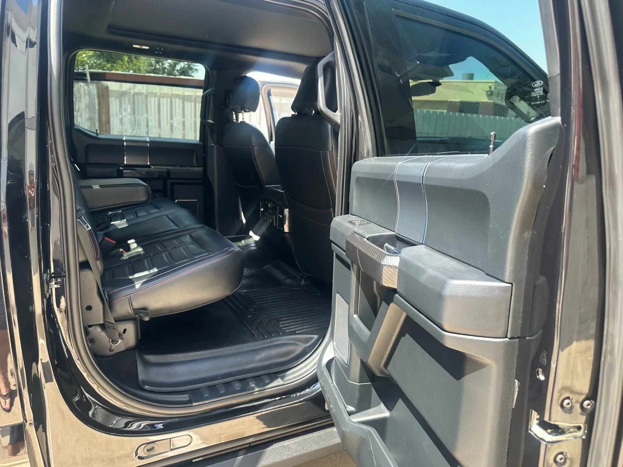 Used 2019 Ford F150 Lariat w/ Equipment Group 502A Luxury image 28