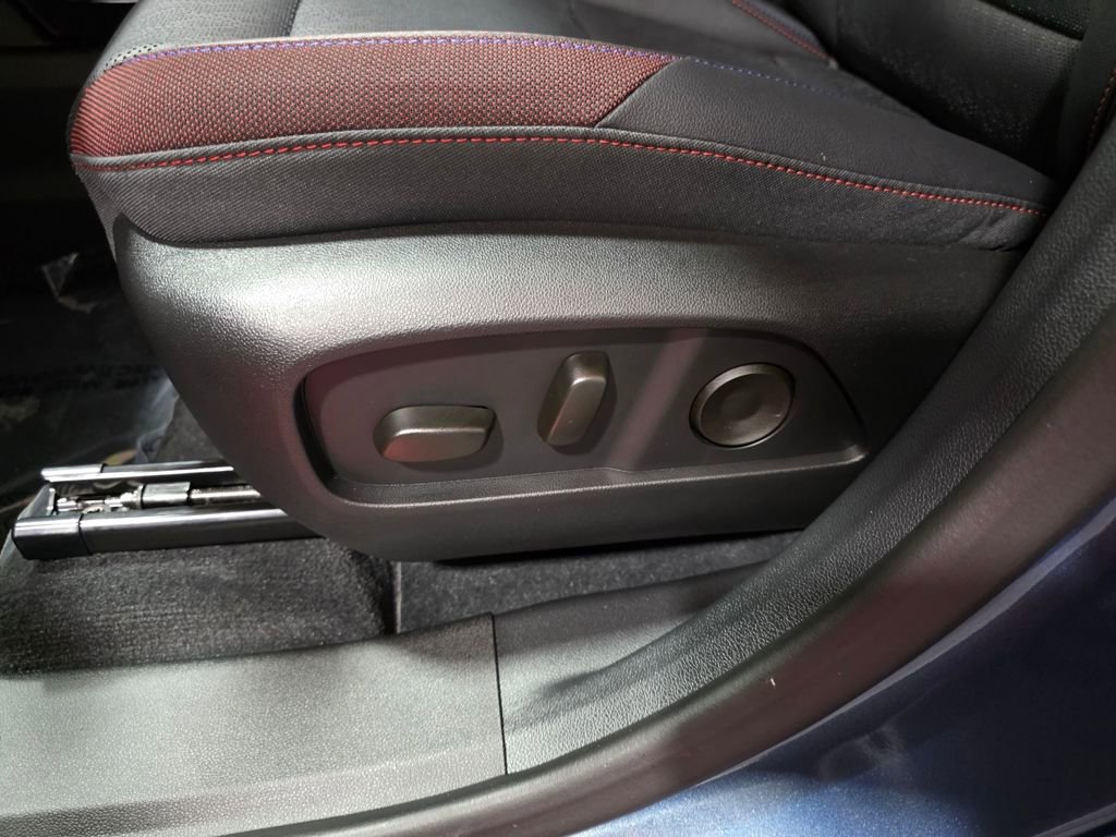 Used 2026 Chevrolet Equinox RS w/ Convenience Package III image 13