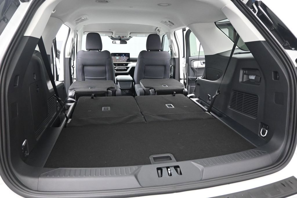 New 2026 Ford Explorer Active RWD image 22