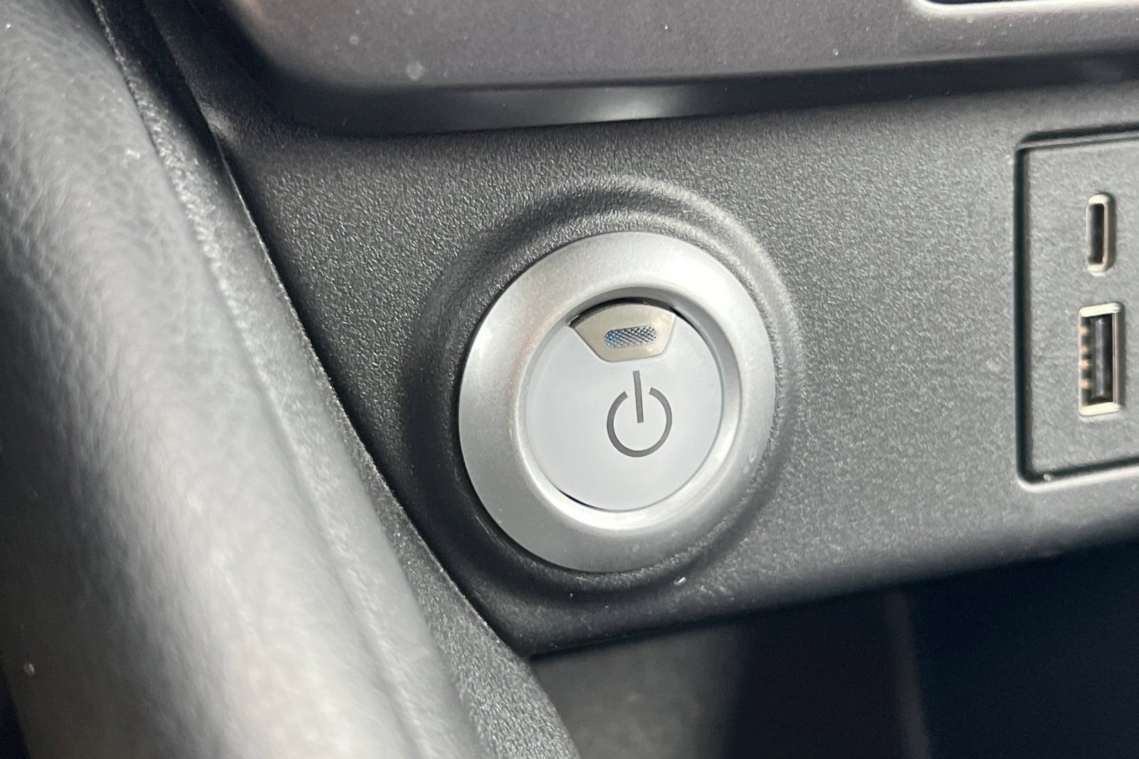 Certified 2025 Nissan Leaf S FWD image 25