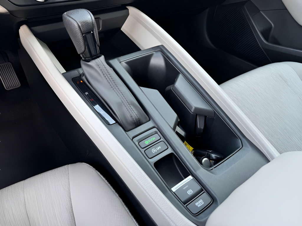 Used 2023 Honda Accord LX image 32