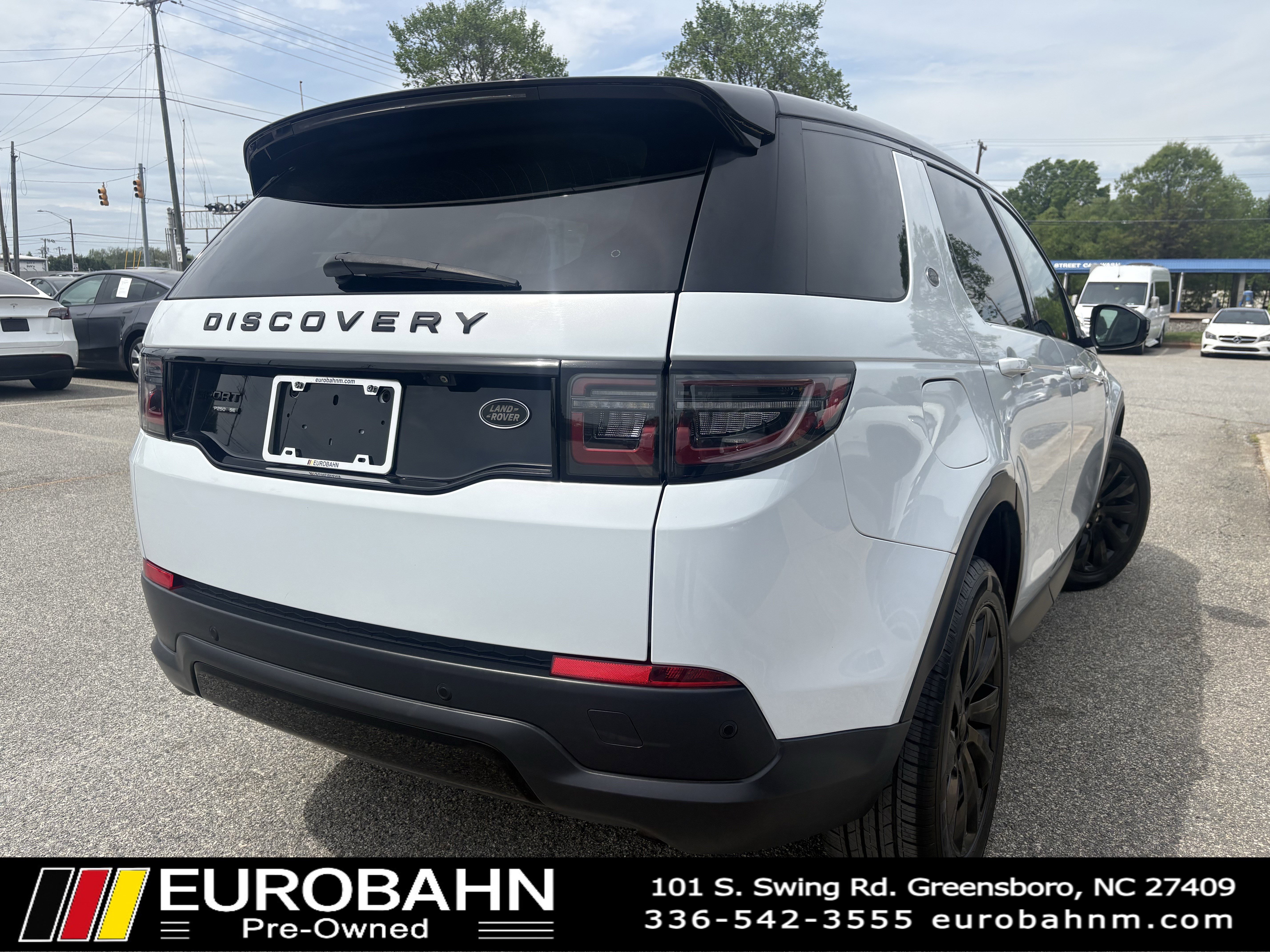 Used 2020 Land Rover Discovery Sport SE image 5