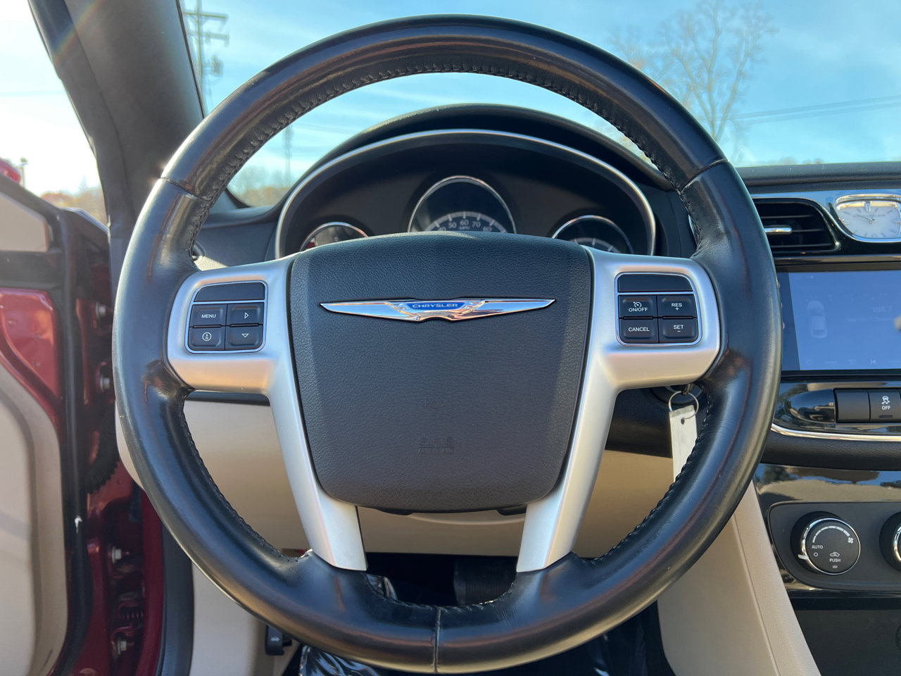 Used 2012 Chrysler 200 Touring image 29