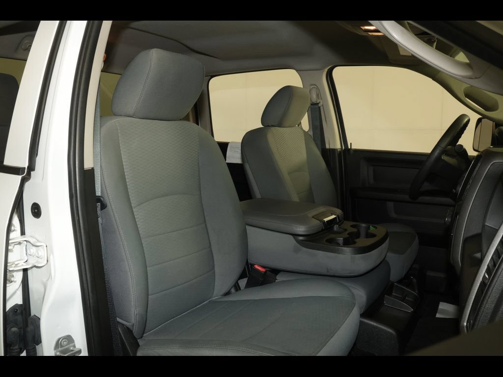 Used 2018 RAM 3500 Tradesman w/ Chrome Appearance Group AWD/4WD image 15