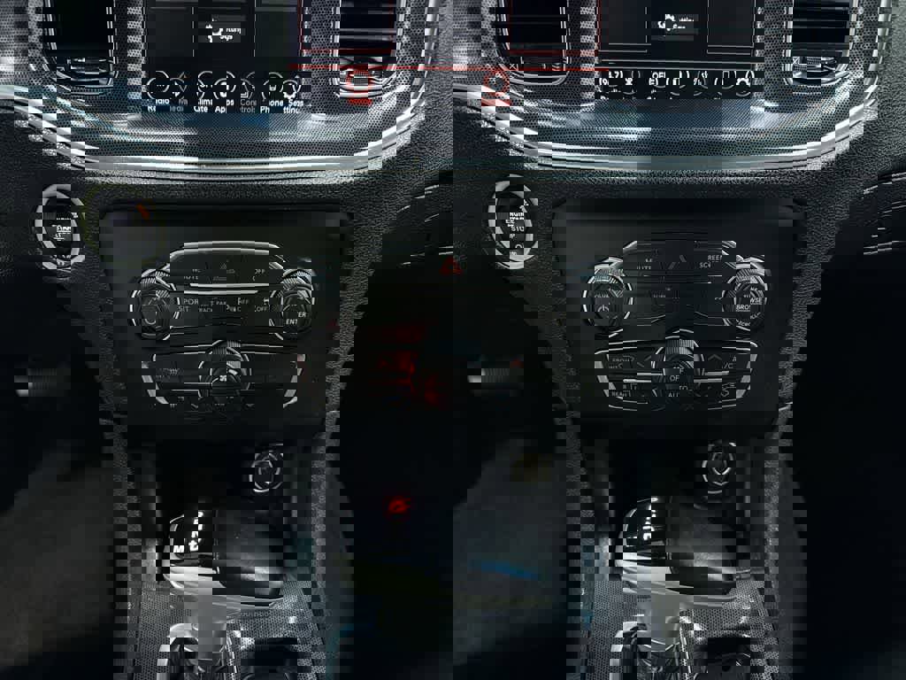 Used 2018 Dodge Charger GT image 21