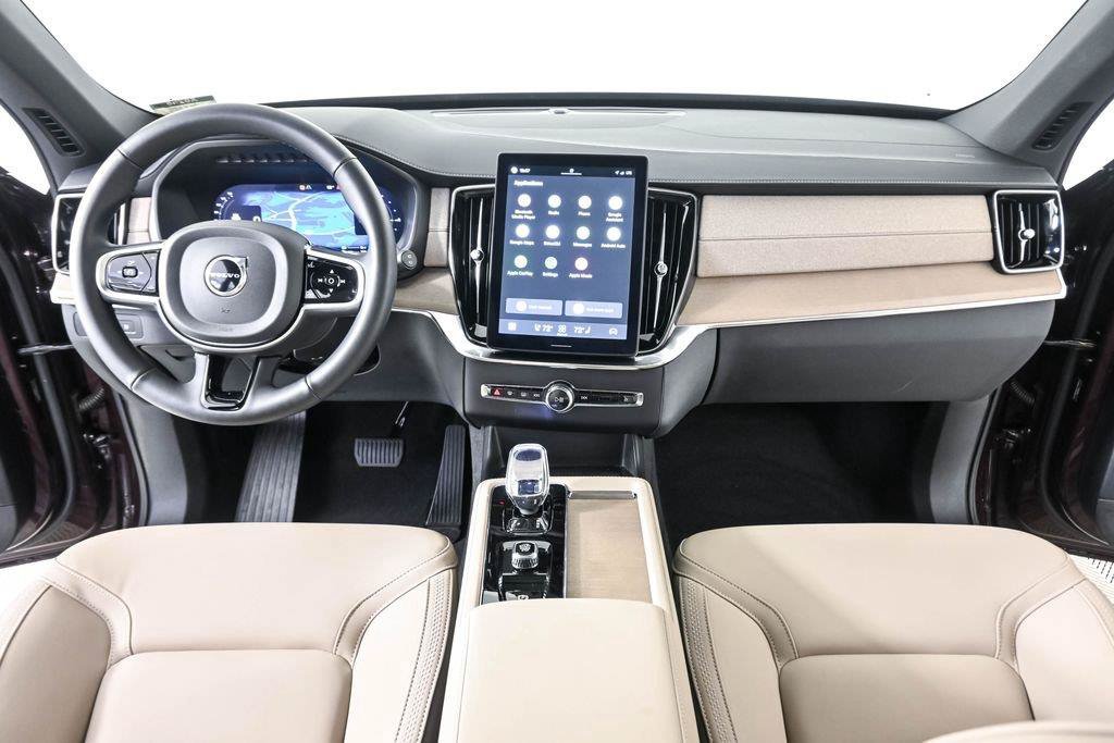 Certified 2025 Volvo XC90 T8 Plus AWD/4WD image 19