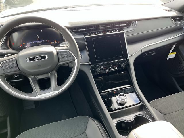 New 2025 Jeep Grand Cherokee 4WD image 13