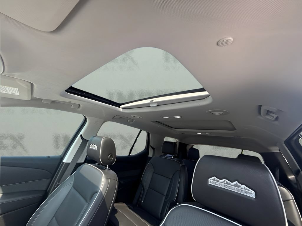 Used 2021 Chevrolet Traverse High Country FWD image 6