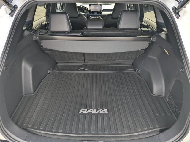 Used 2022 Toyota RAV4 XSE AWD/4WD image 16