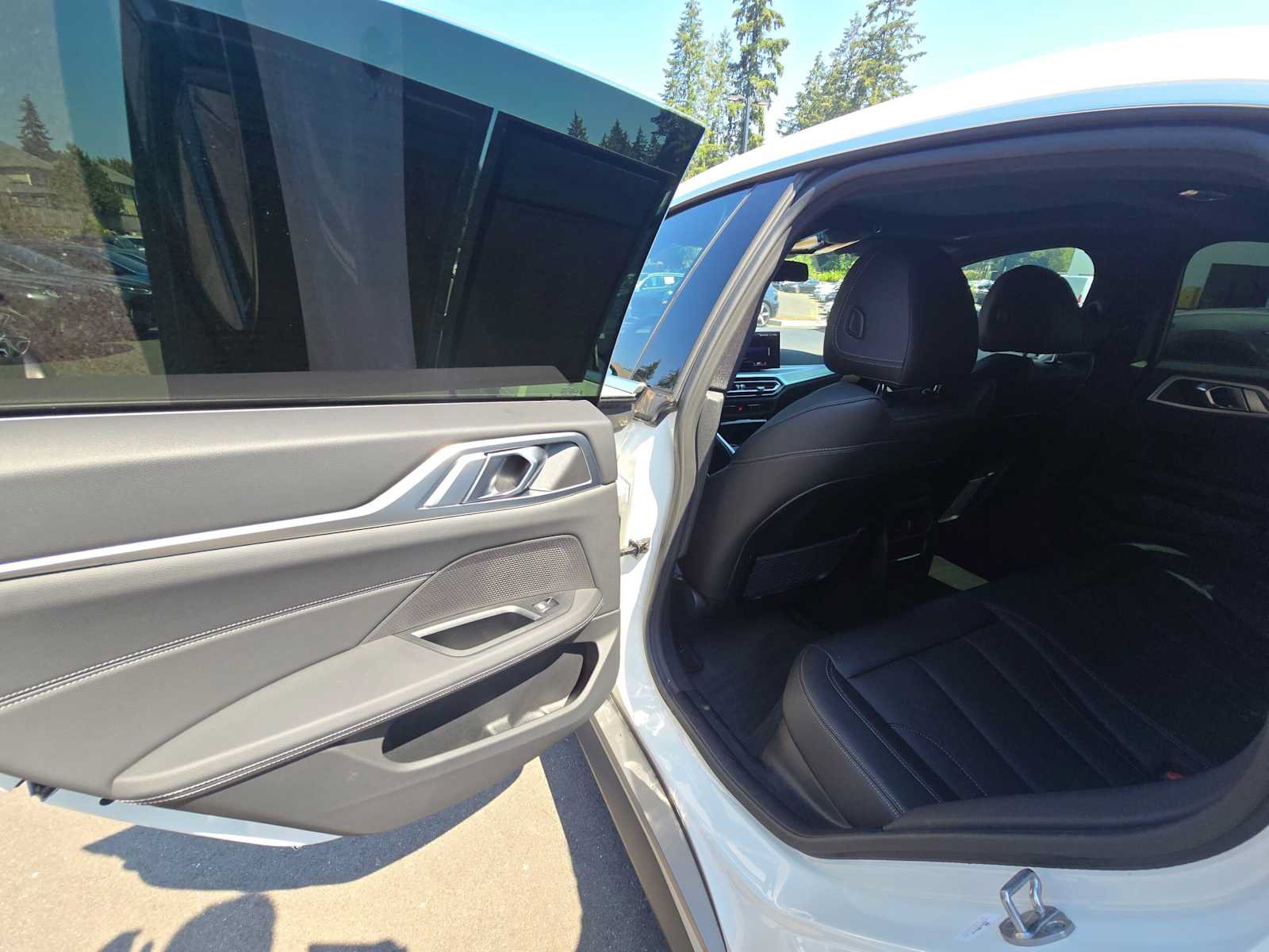 Used 2023 BMW i4 eDrive40 RWD image 15