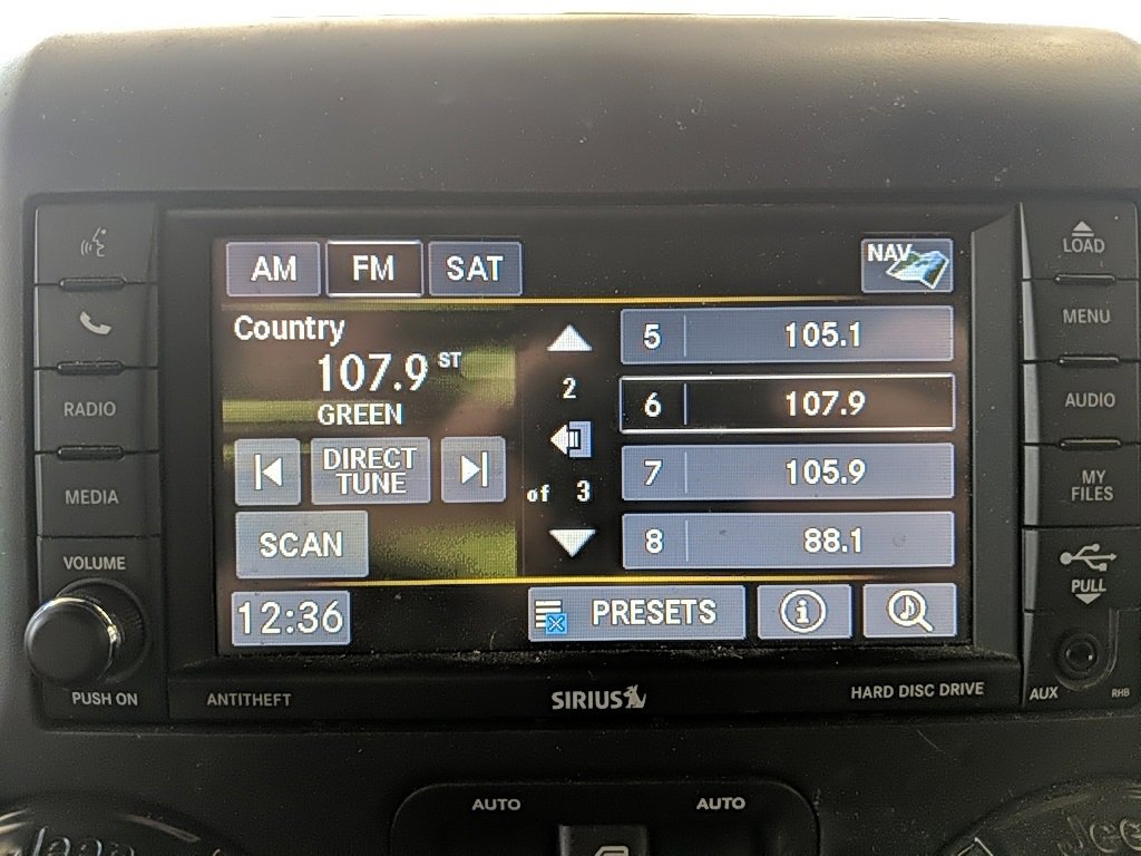 Used 2017 Jeep Wrangler Unlimited Rubicon image 15