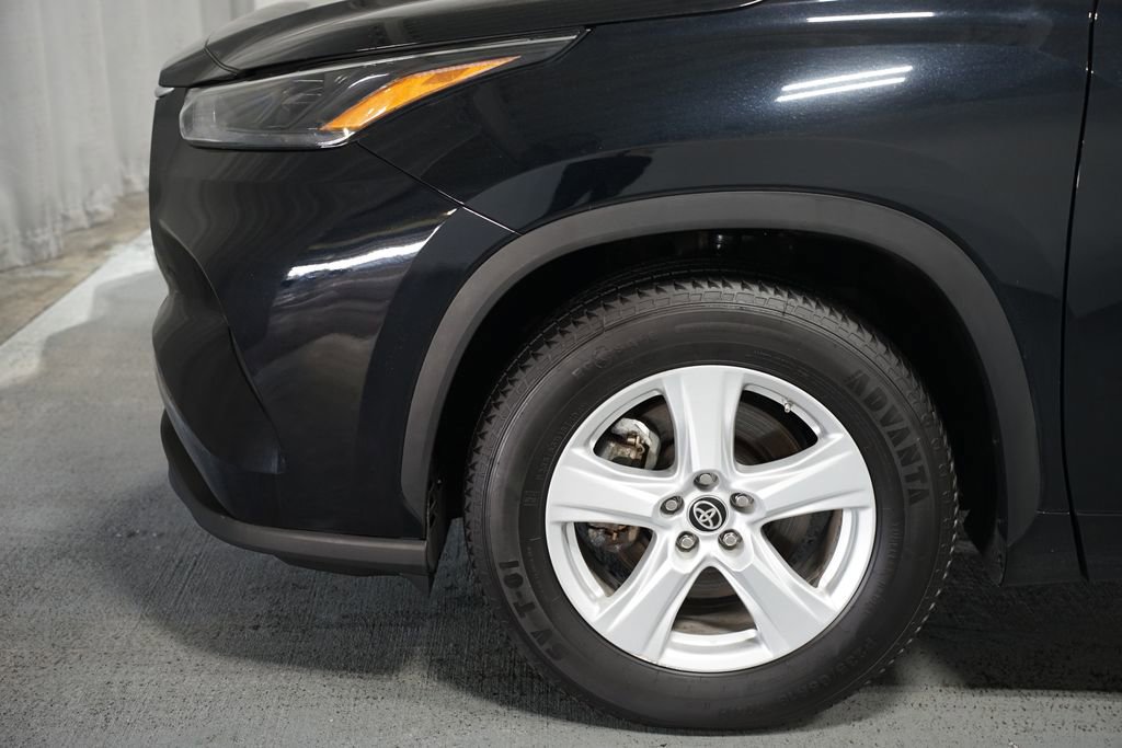 Certified 2024 Toyota Highlander LE image 5