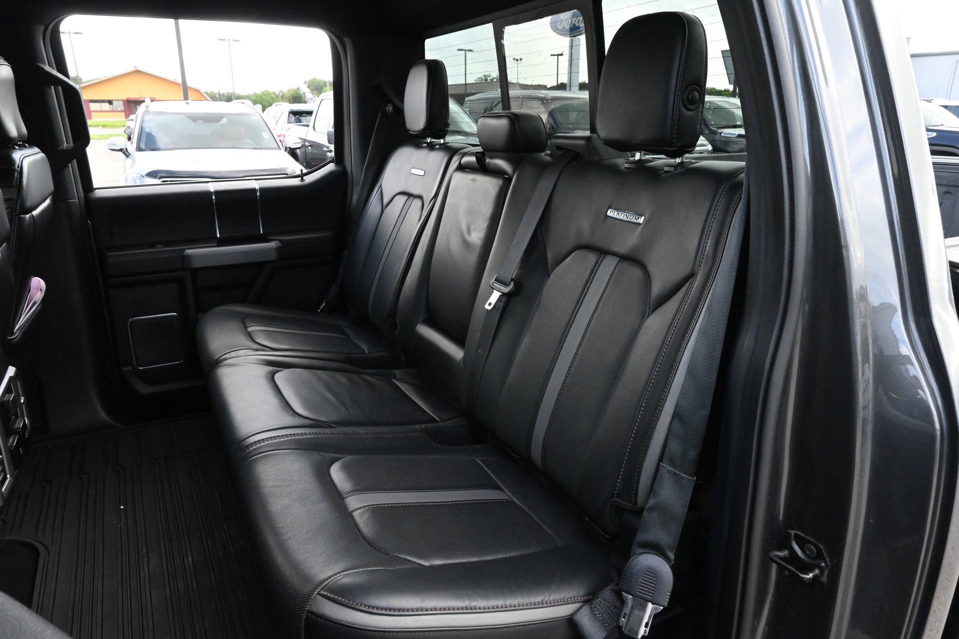 Used 2018 Ford F150 Platinum w/ Equipment Group 701A Luxury AWD/4WD image 19
