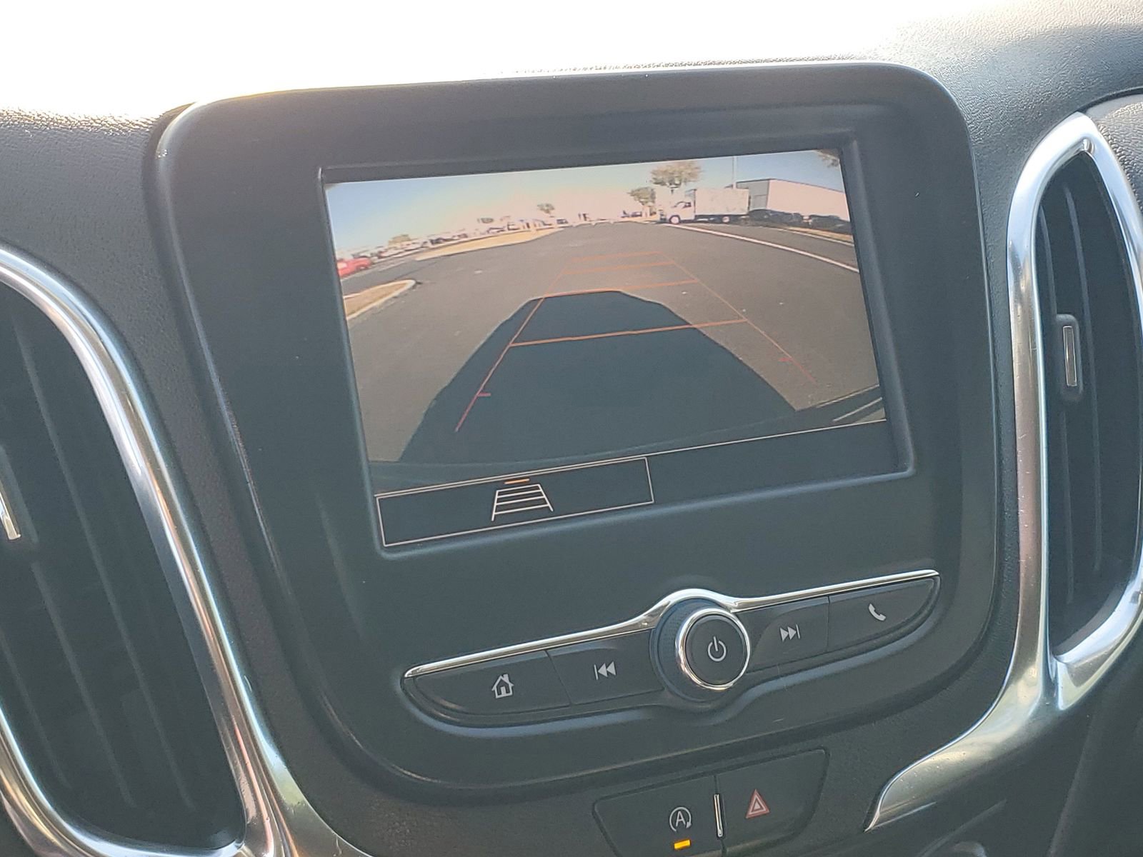 Used 2024 Chevrolet Equinox LT FWD image 26
