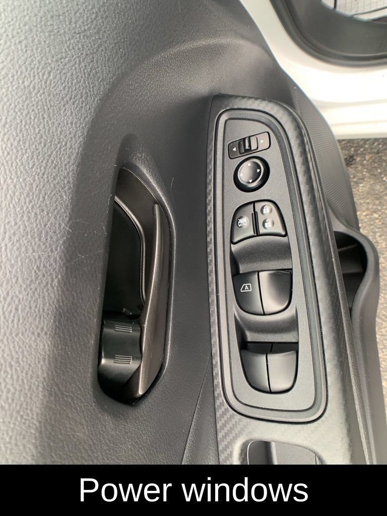Used 2025 Nissan Versa S FWD image 12