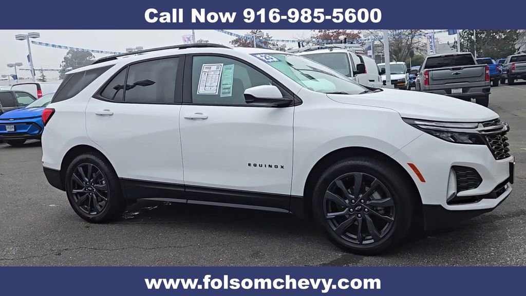 Used 2023 Chevrolet Equinox RS image 2