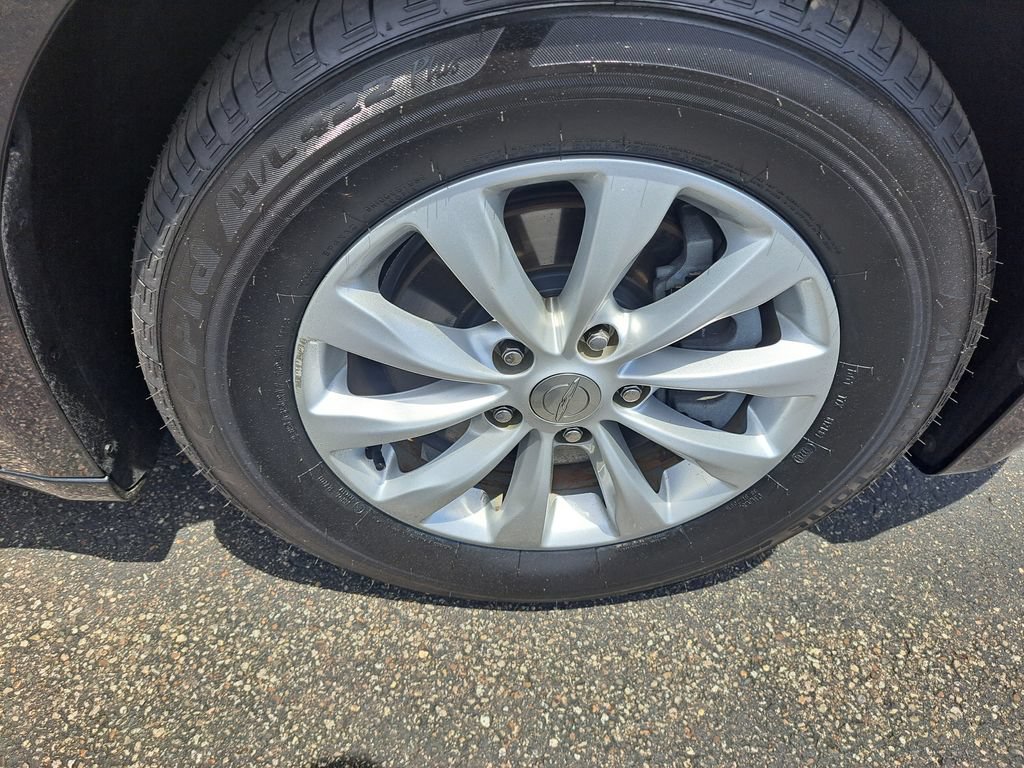 Used 2017 Chrysler Pacifica Touring-L FWD image 32