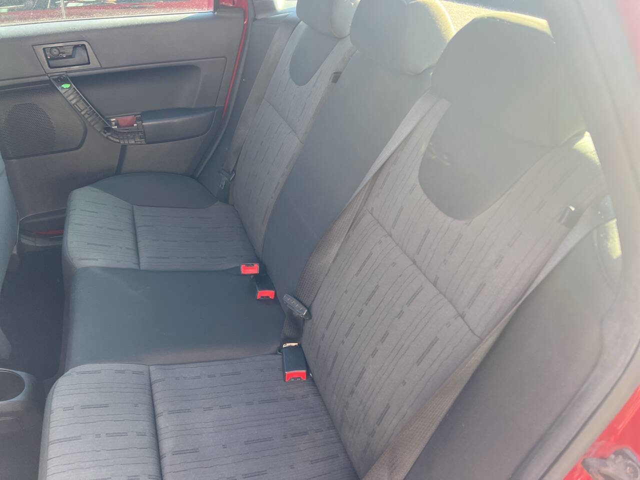 Used 2009 Ford Focus SE image 11