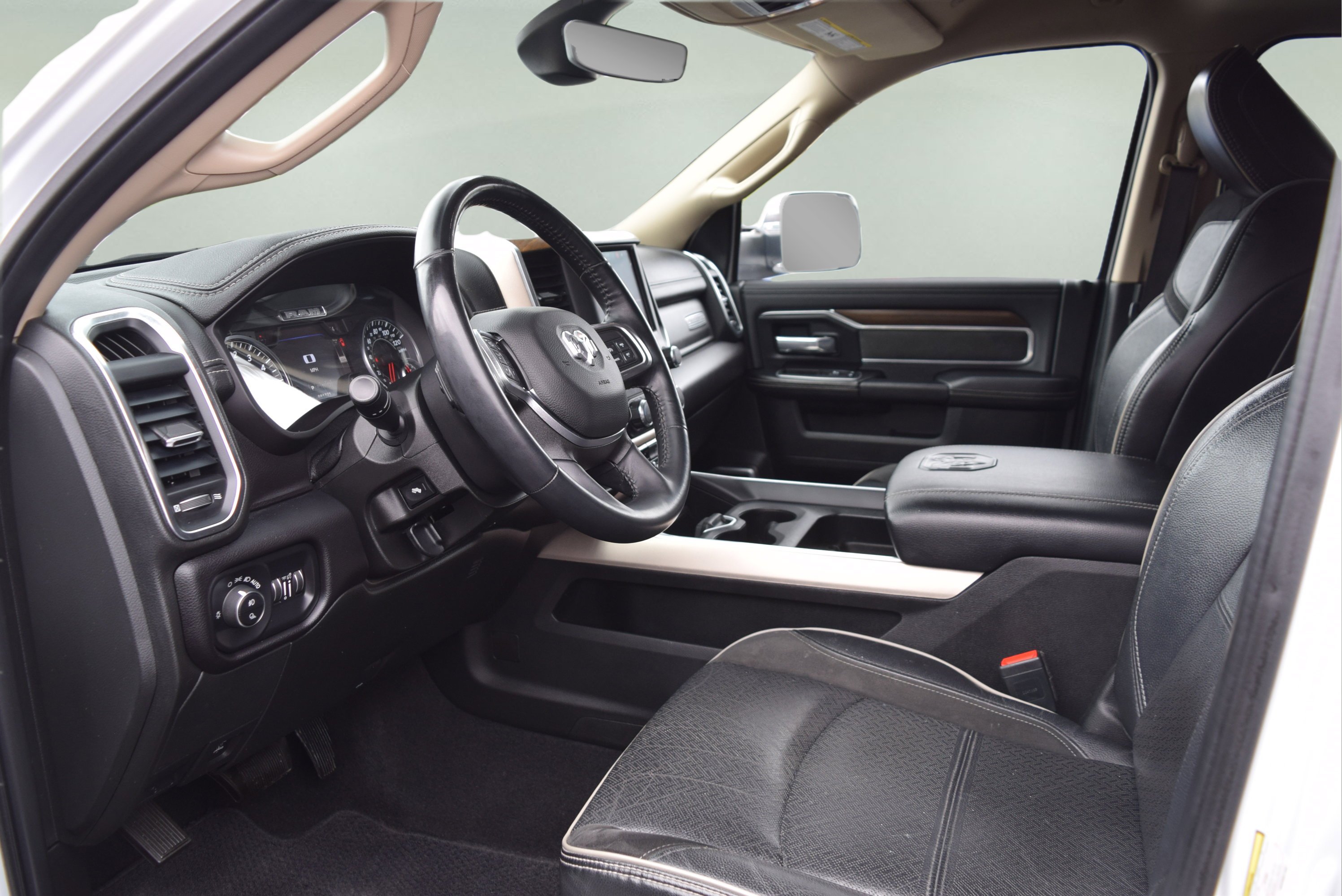Used 2022 RAM 2500 Laramie w/ Snow Chief Group AWD/4WD image 9
