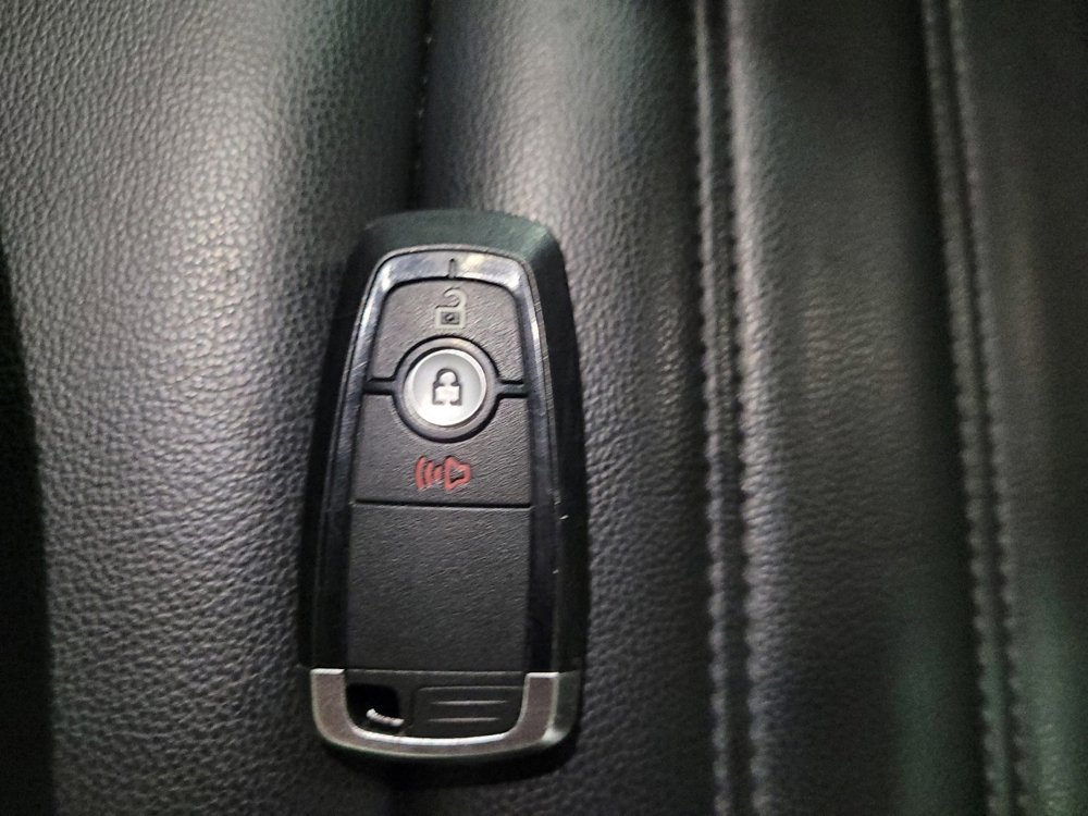 Used 2024 Ford Edge SEL image 32