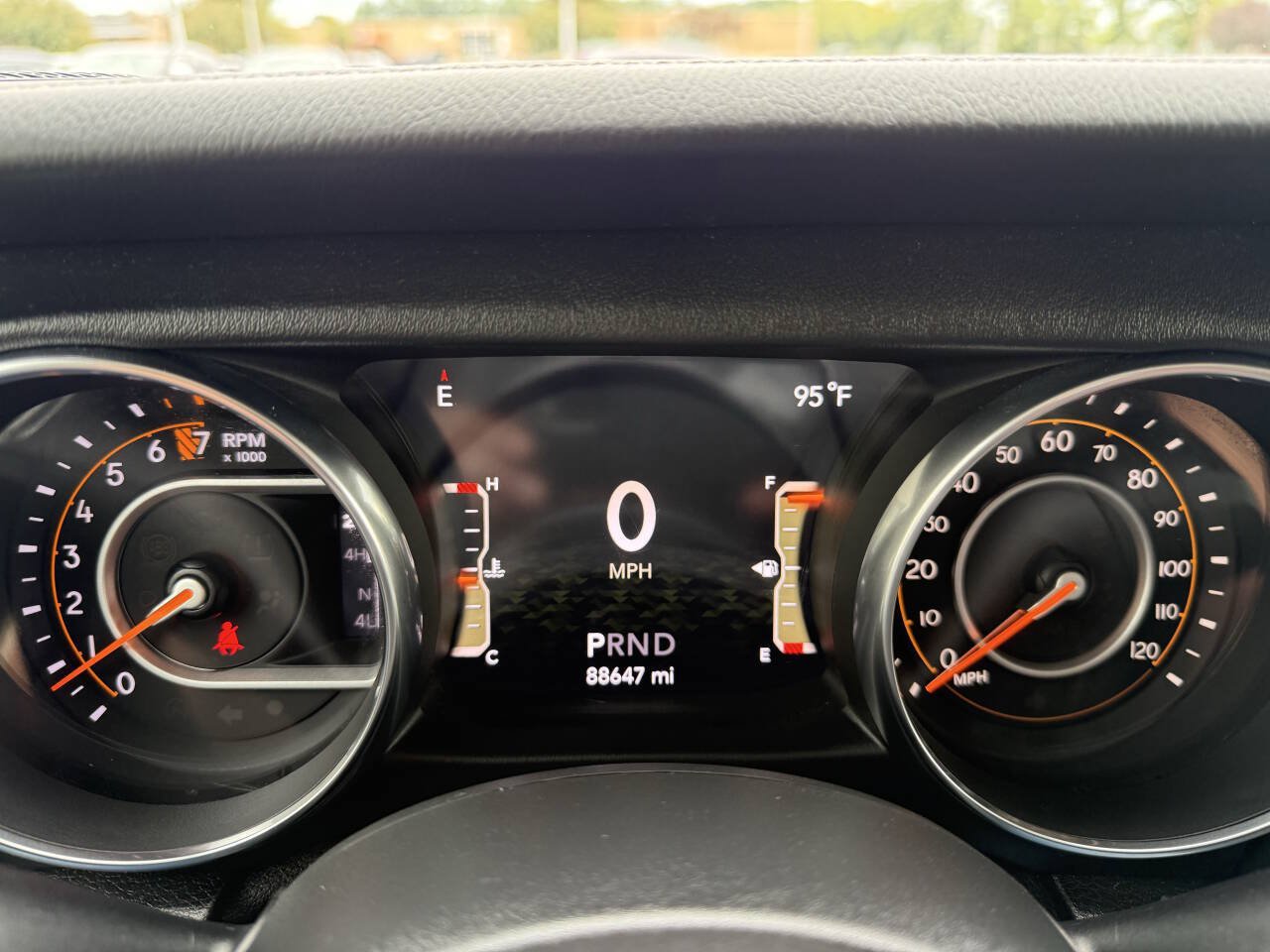 Used 2019 Jeep Wrangler Unlimited Sahara w/ Uconnect 4C Nav & Sound Group AWD/4WD image 17