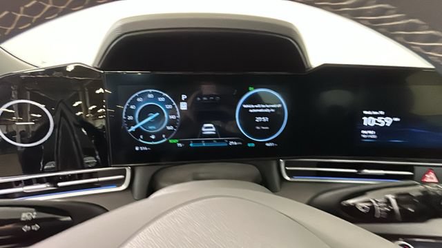 Certified 2025 Hyundai Elantra SEL FWD image 18