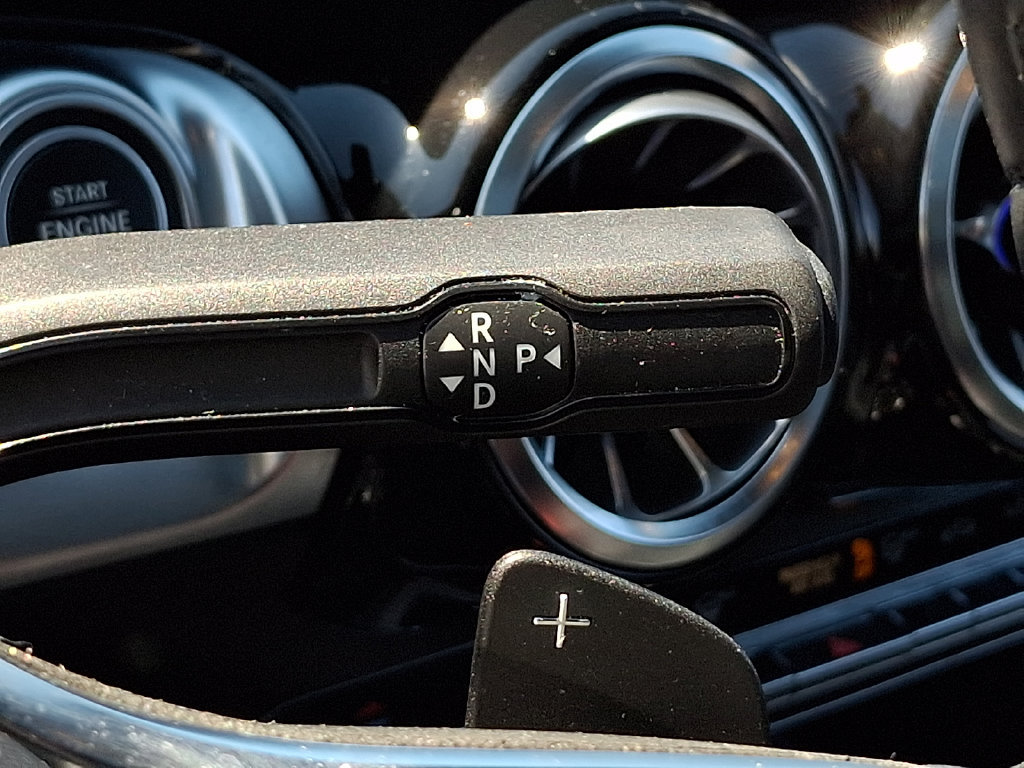 Used 2023 Mercedes-Benz GLB 250 4MATIC w/ Premium Package image 15