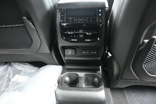 New 2026 Jeep Grand Cherokee L Limited w/ Limited Altitude Package AWD/4WD image 50