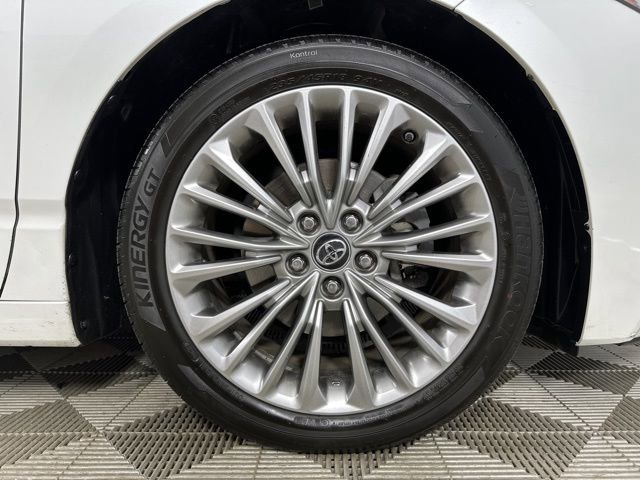 Used 2019 Toyota Avalon Limited w/ Advanced Safety Package FWD image 9