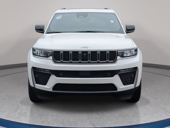 New 2026 Jeep Grand Cherokee Limited w/ Luxury Tech Group II AWD/4WD image 2