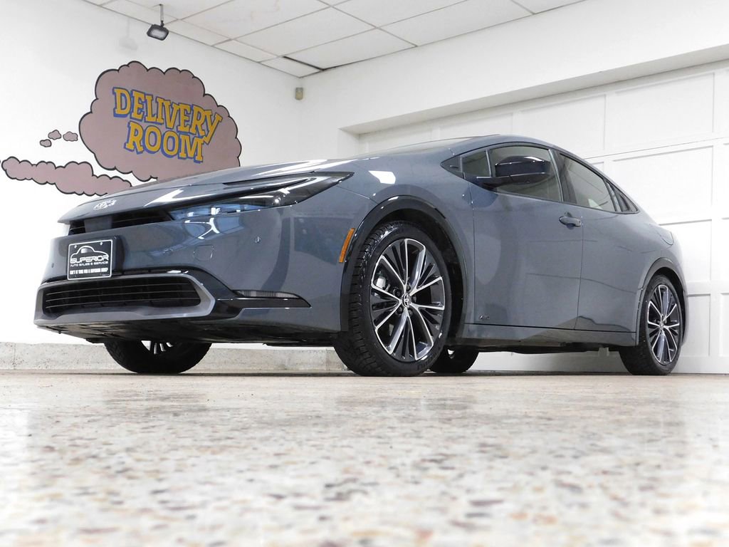Used 2024 Toyota Prius XLE image 9